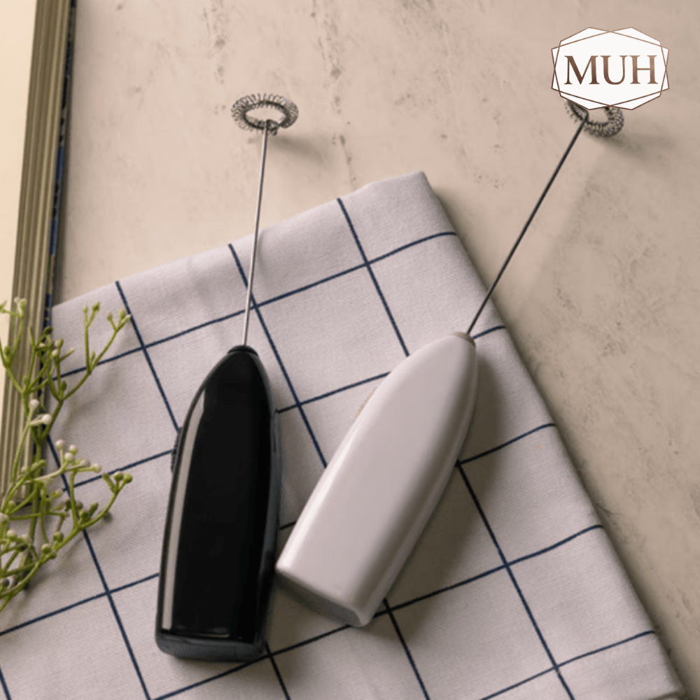 Mini Mixer Elétrico para Bebidas em Aço Inox e Plástico Branco