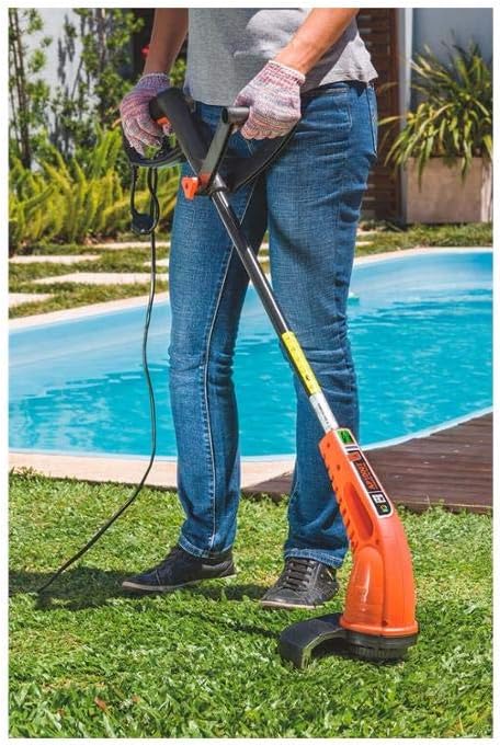 Aparador de grama elétrico Tramontina.