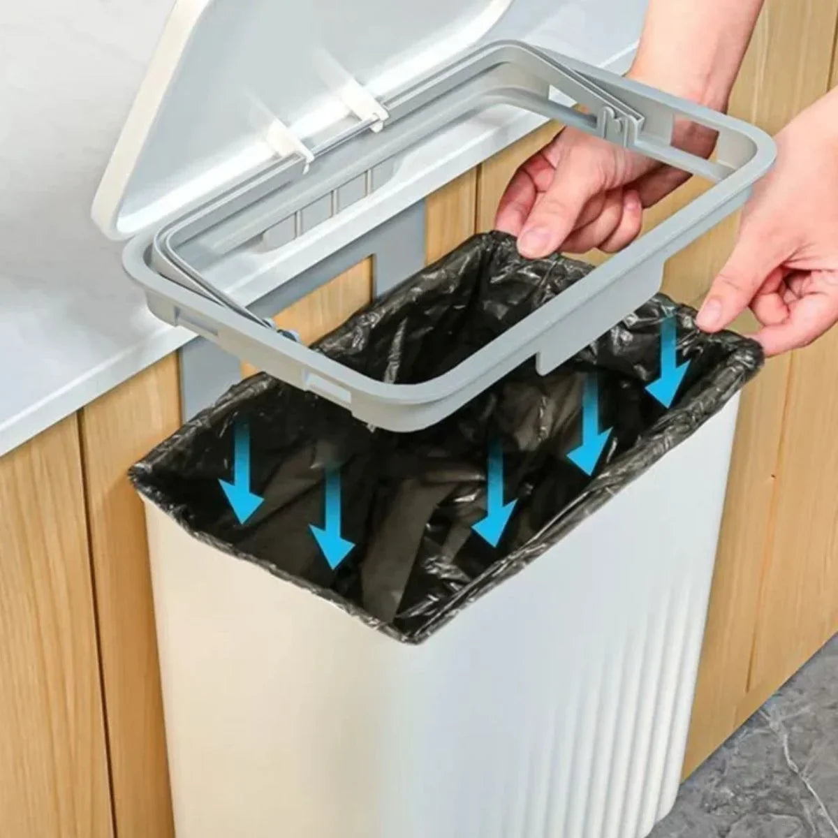 LixoFlex - Lixeira 9 Litros Pendurável e Veda Cheiros Com Adesivos ProFix