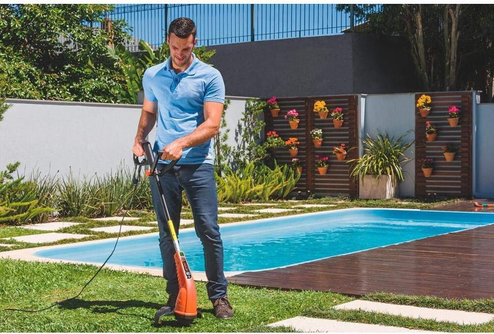 Aparador de grama elétrico Tramontina.