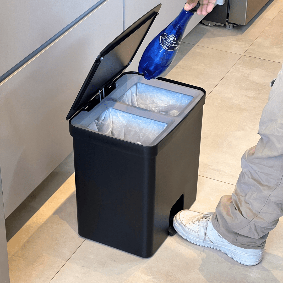 Lixeira de Pedal Trium Duplo Compartimento Preto 20 Litros